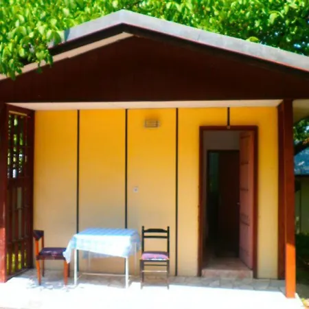 Cosy Bungalow In A Lovely Village Pensjonat 3*